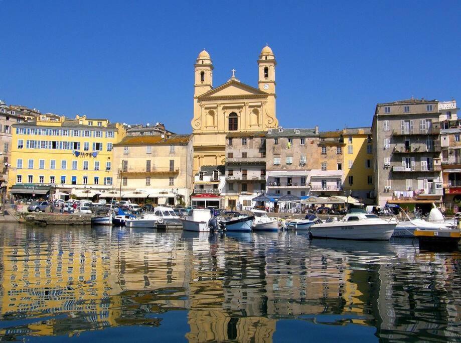 Vue Avec Parking Gratuit Sur Place * Bastia (Corsica)